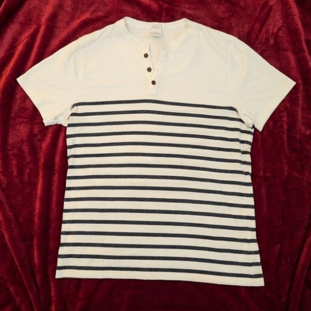 Vintage Abercrombie & Fitch Cream and Navy Blue Striped Henley Moose Logo